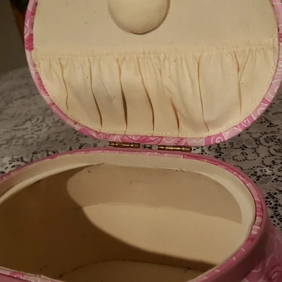 Sewing Box. - Picture 3 of 8